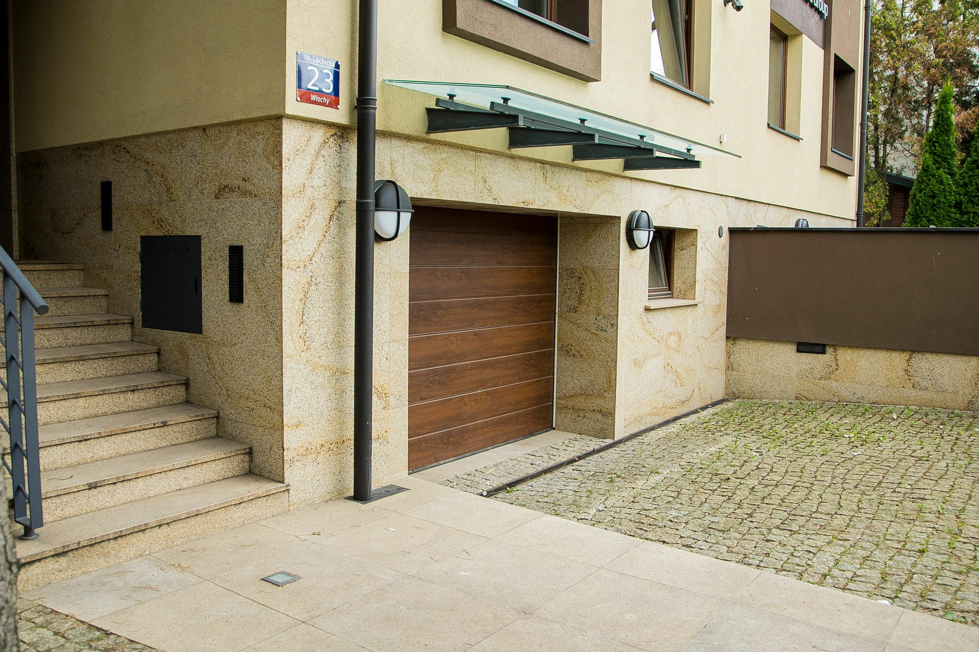 Wood Airport Hostel Warschau